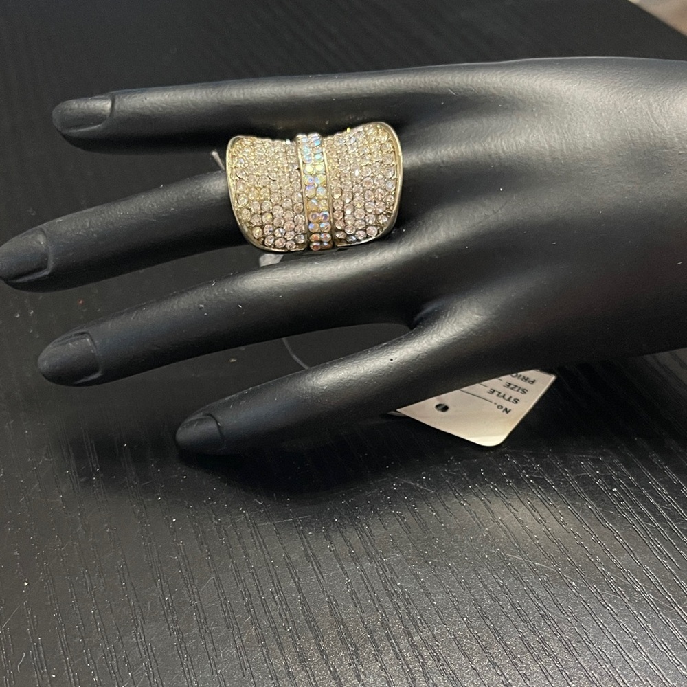 Elegant Gold and Silver Crystal Ring. 0464